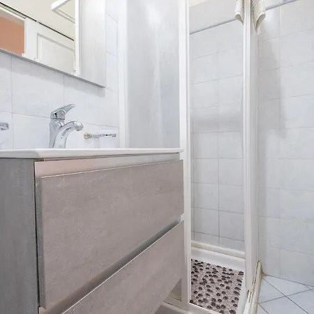 Skip Intro Apartament